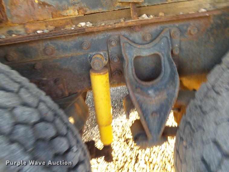 image for item K1109 1994 International 8200 tender truck