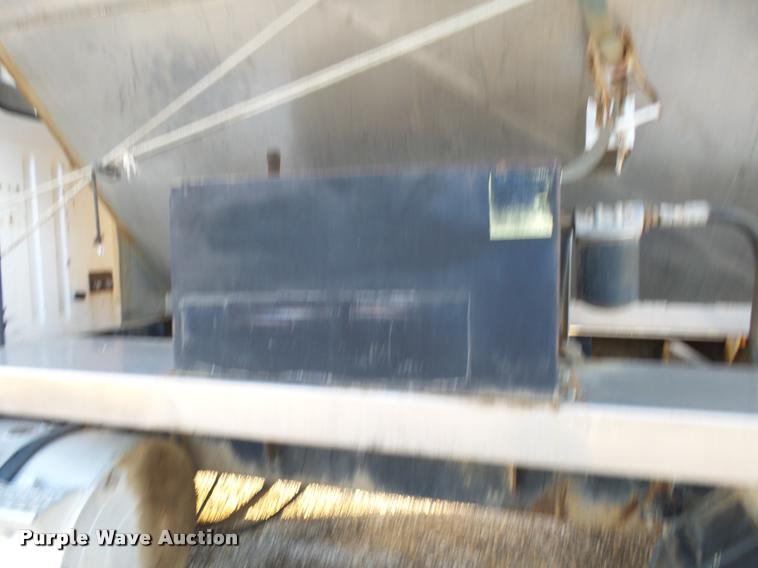 image for item K1109 1994 International 8200 tender truck