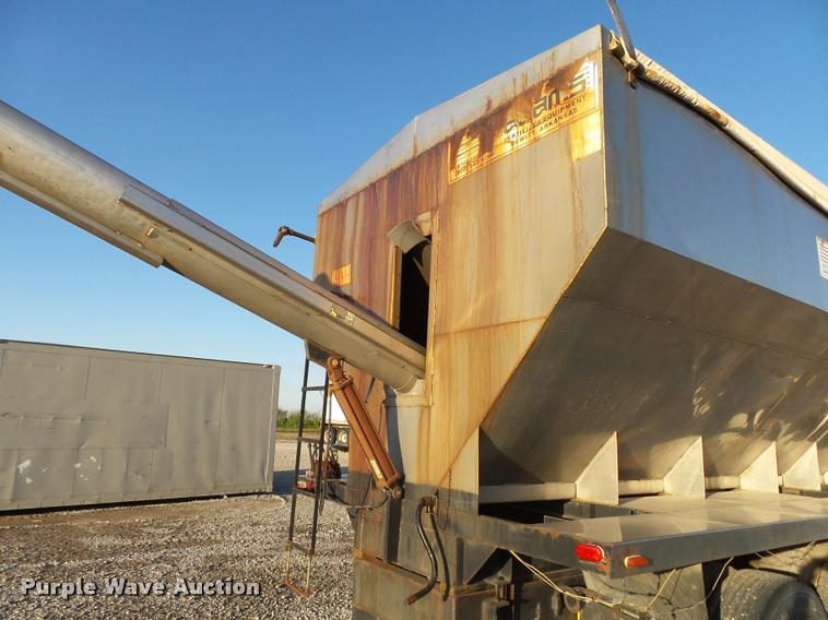 image for item K1109 1994 International 8200 tender truck