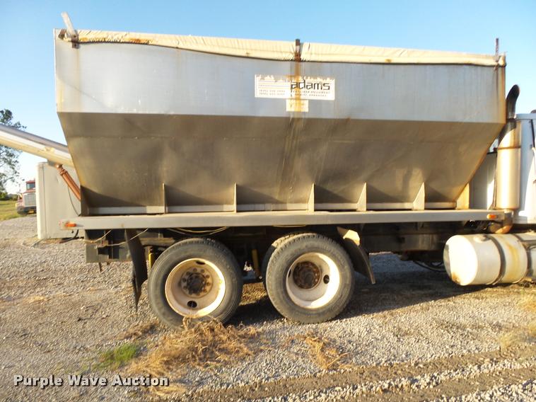 image for item K1109 1994 International 8200 tender truck