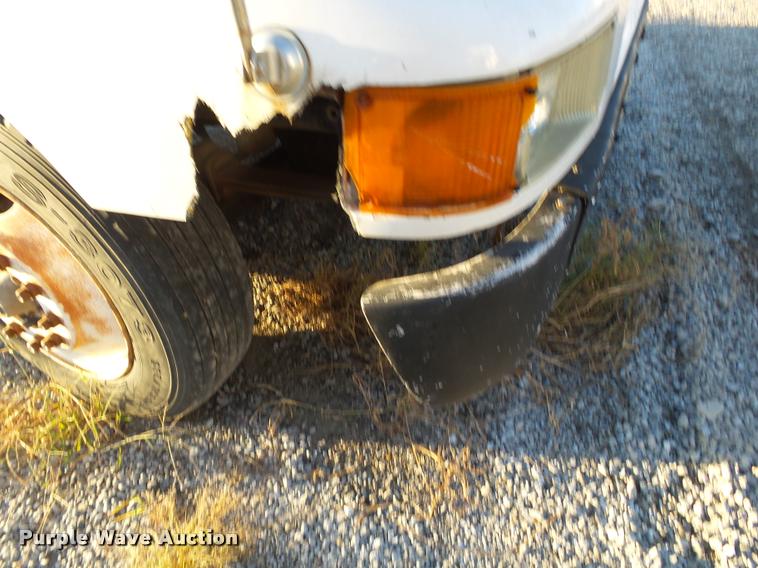 image for item K1109 1994 International 8200 tender truck