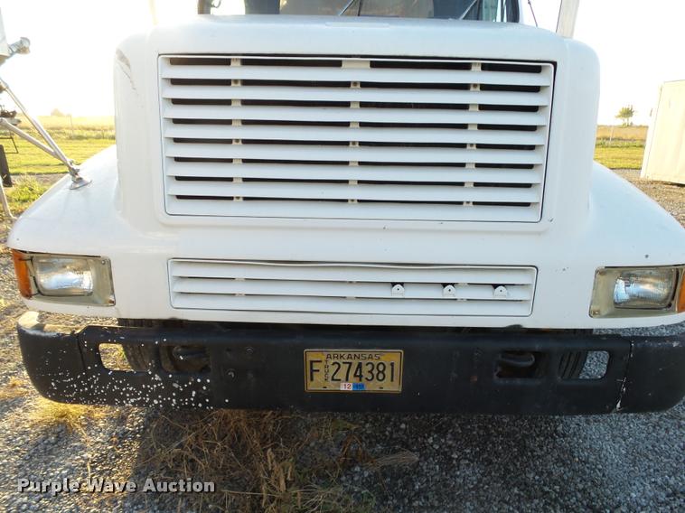 image for item K1109 1994 International 8200 tender truck