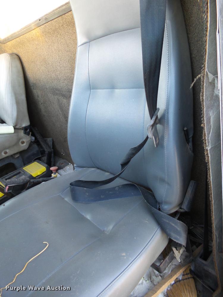 image for item K1109 1994 International 8200 tender truck