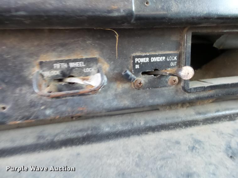 image for item K1109 1994 International 8200 tender truck