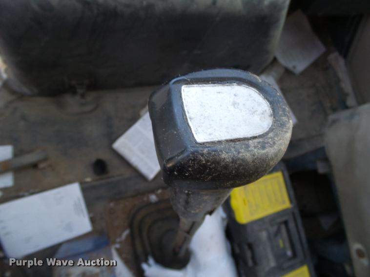 image for item K1109 1994 International 8200 tender truck