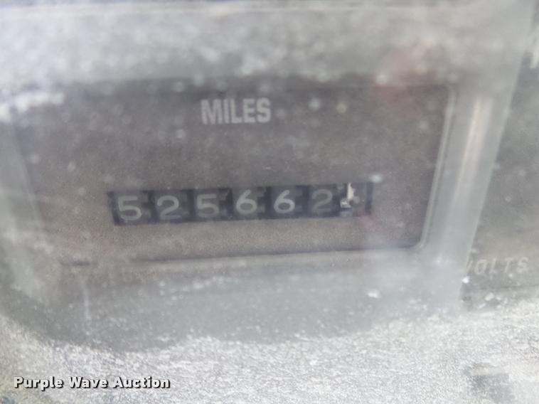 image for item K1109 1994 International 8200 tender truck