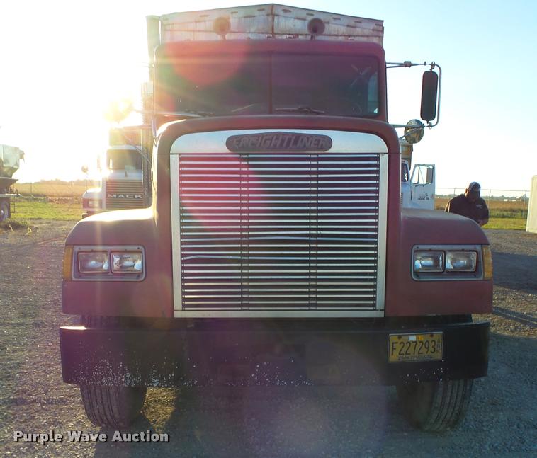 image for item K1110 1991 Freightliner FLD12064T tender truck