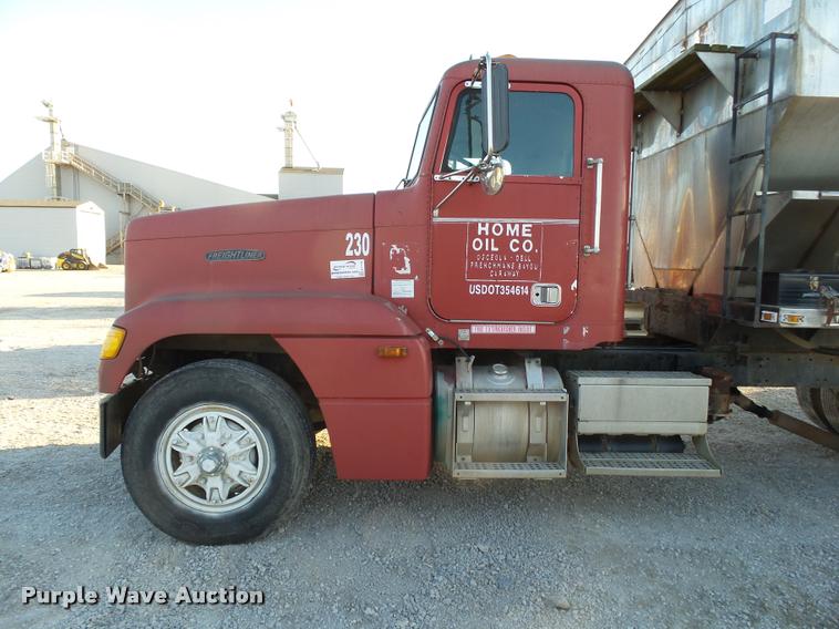 image for item K1110 1991 Freightliner FLD12064T tender truck