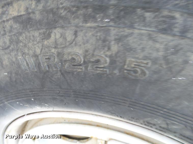 image for item K1110 1991 Freightliner FLD12064T tender truck