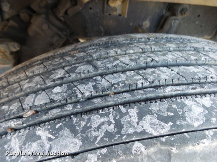 image for item K1110 1991 Freightliner FLD12064T tender truck