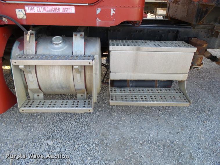 image for item K1110 1991 Freightliner FLD12064T tender truck