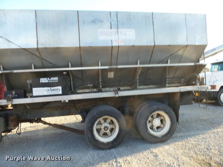 image for item K1110 1991 Freightliner FLD12064T tender truck