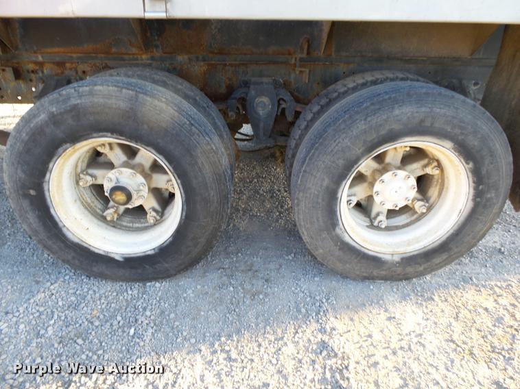 image for item K1110 1991 Freightliner FLD12064T tender truck