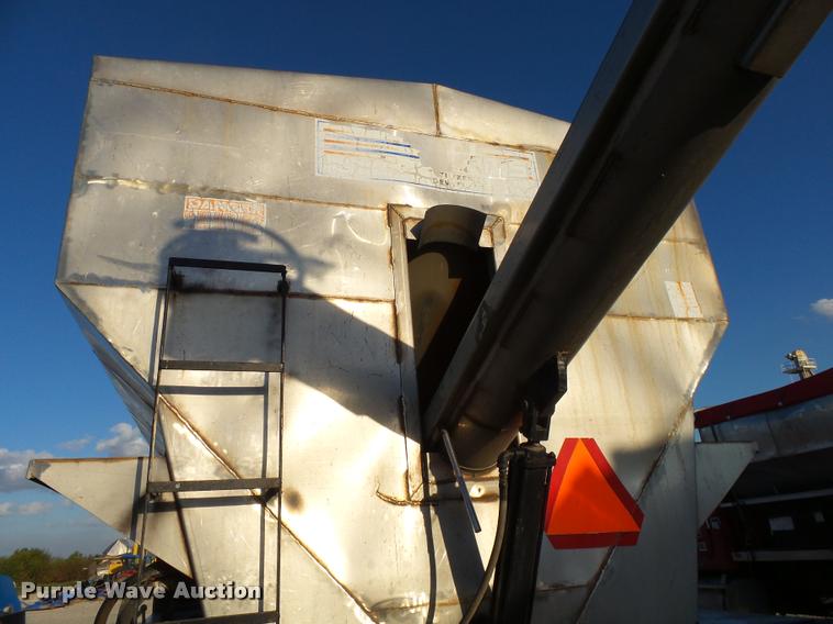 image for item K1110 1991 Freightliner FLD12064T tender truck