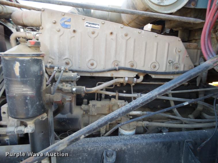 image for item K1110 1991 Freightliner FLD12064T tender truck