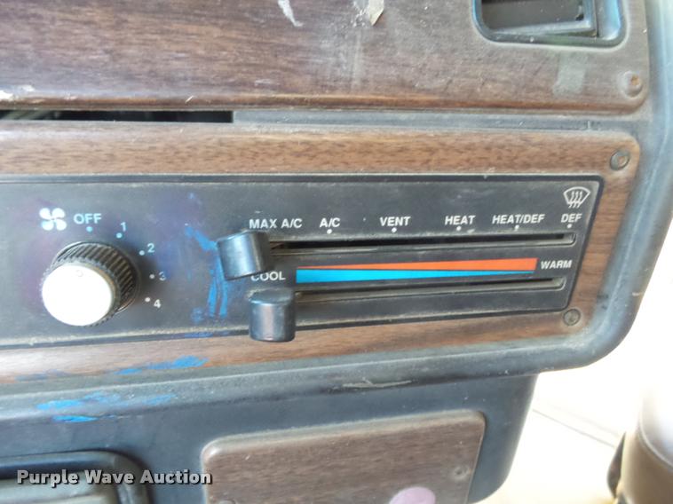 image for item K1110 1991 Freightliner FLD12064T tender truck