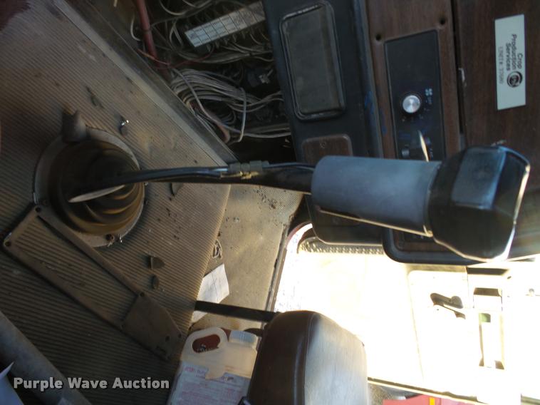 image for item K1110 1991 Freightliner FLD12064T tender truck