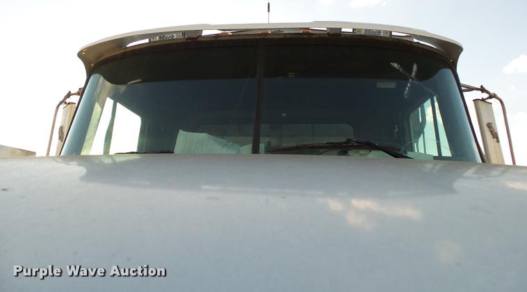 image for item K1111 1993 Mack CH613 tender truck