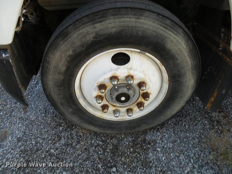 image for item K1111 1993 Mack CH613 tender truck