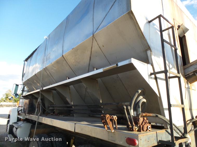 image for item K1111 1993 Mack CH613 tender truck