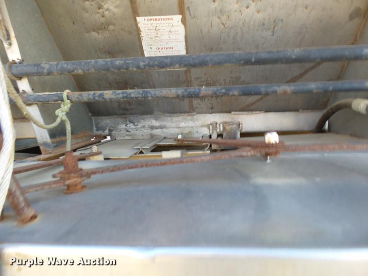 image for item K1111 1993 Mack CH613 tender truck