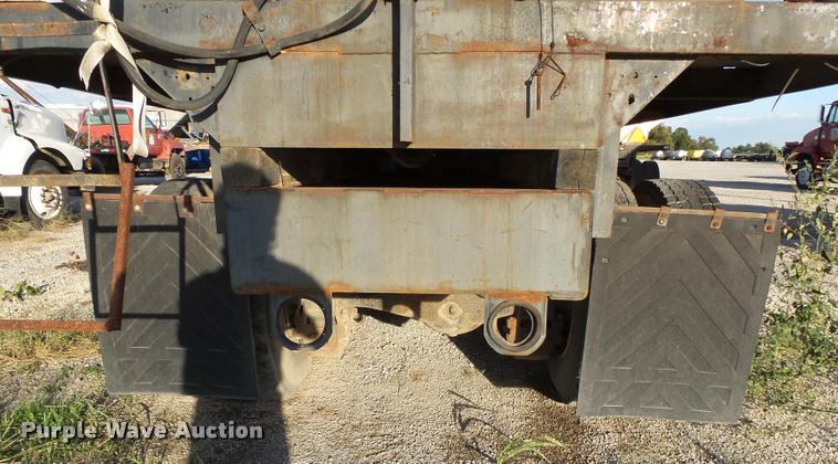 image for item K1111 1993 Mack CH613 tender truck