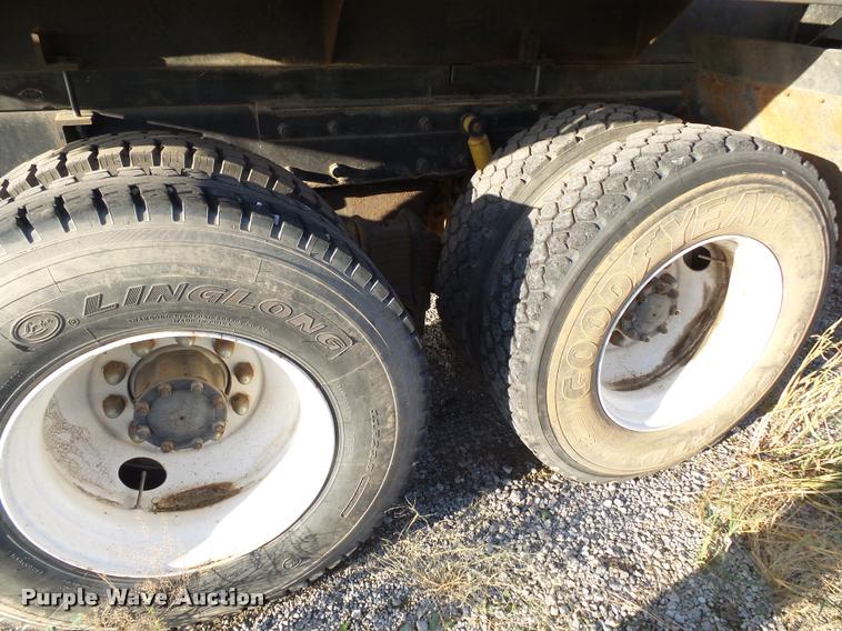 image for item K1111 1993 Mack CH613 tender truck