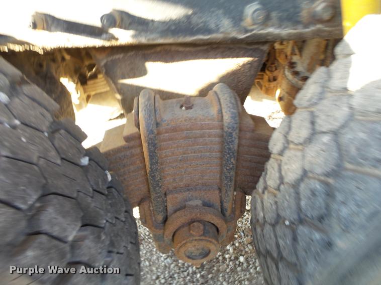 image for item K1111 1993 Mack CH613 tender truck