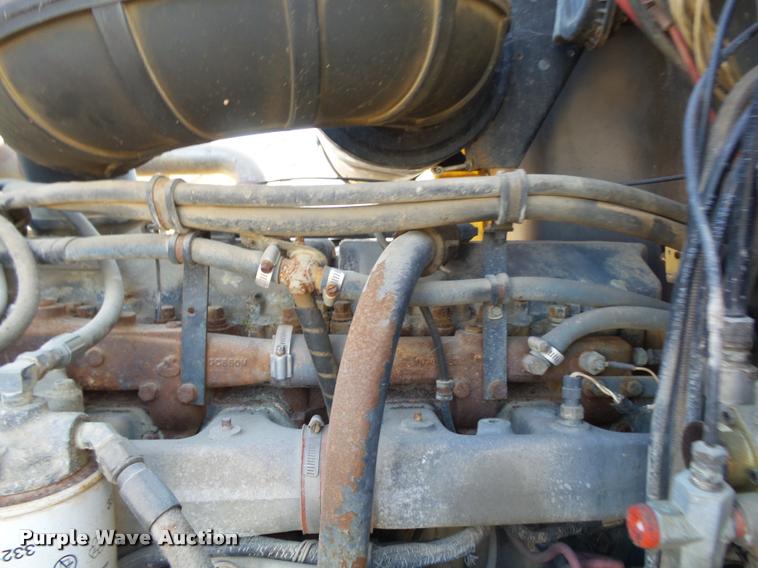 image for item K1111 1993 Mack CH613 tender truck