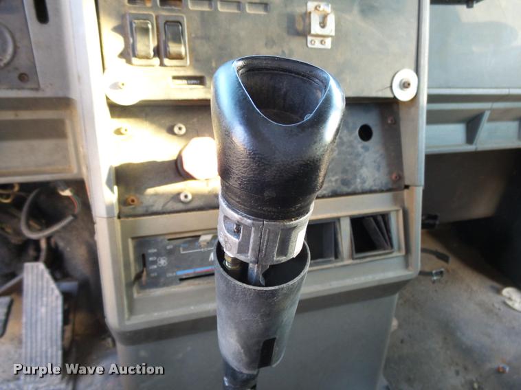 image for item K1111 1993 Mack CH613 tender truck