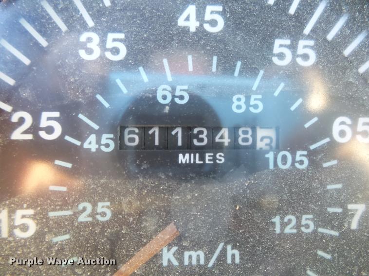 image for item K1111 1993 Mack CH613 tender truck