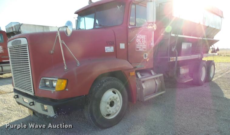 image for item K1112 1994 Freightliner FLD11264ST tender truck