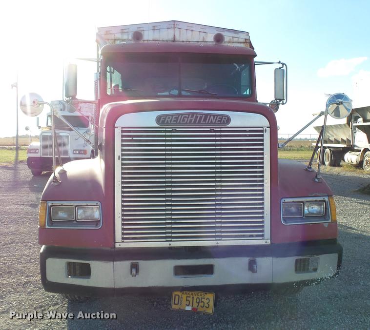 image for item K1112 1994 Freightliner FLD11264ST tender truck