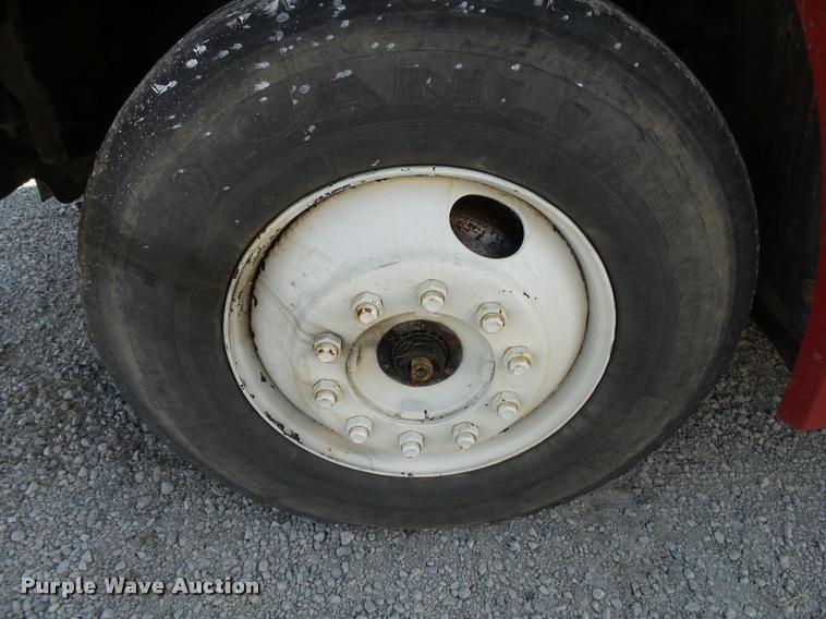 image for item K1112 1994 Freightliner FLD11264ST tender truck