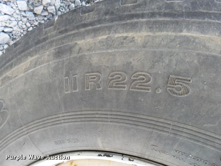 image for item K1112 1994 Freightliner FLD11264ST tender truck