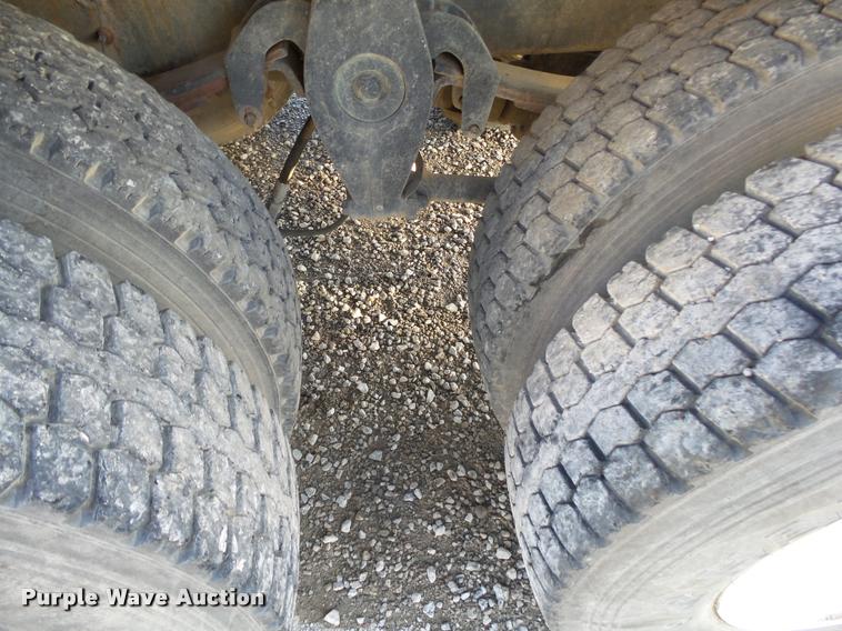 image for item K1112 1994 Freightliner FLD11264ST tender truck