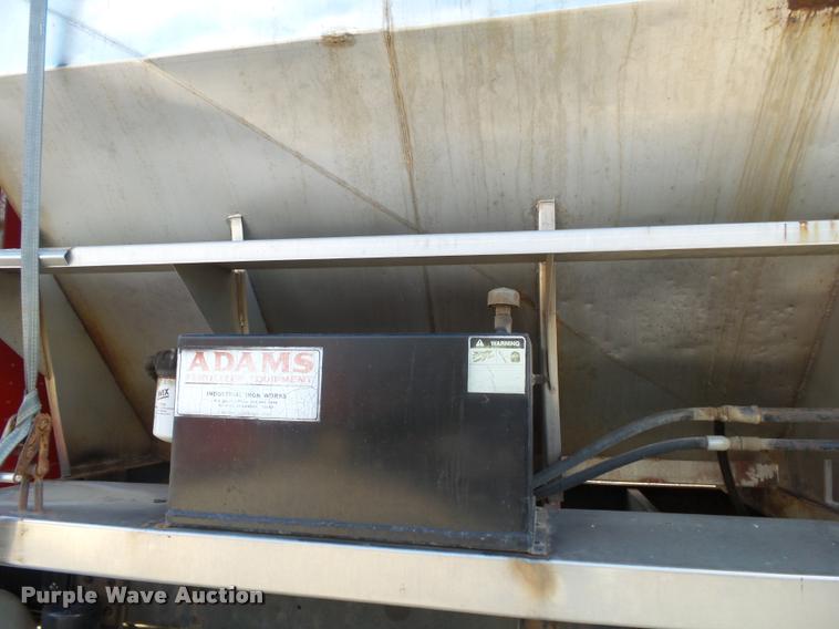 image for item K1112 1994 Freightliner FLD11264ST tender truck