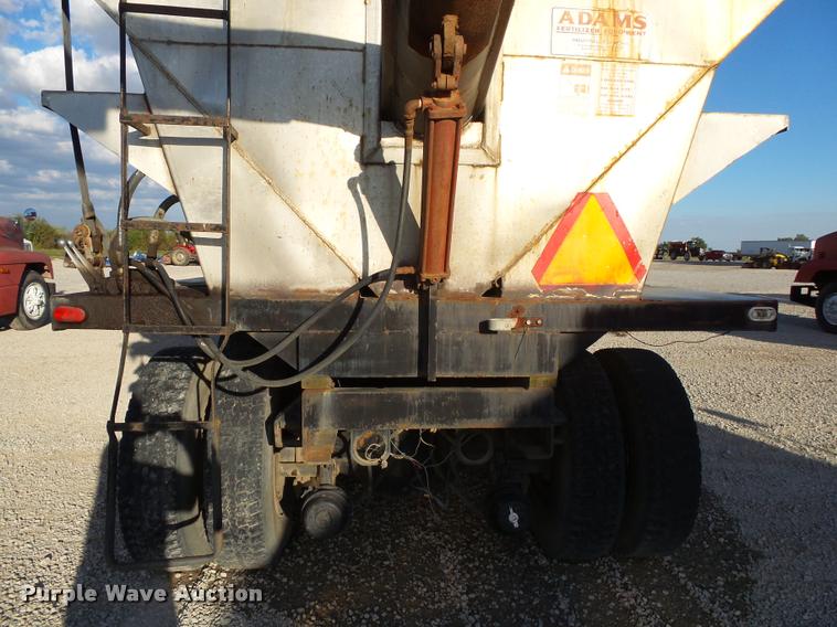 image for item K1112 1994 Freightliner FLD11264ST tender truck