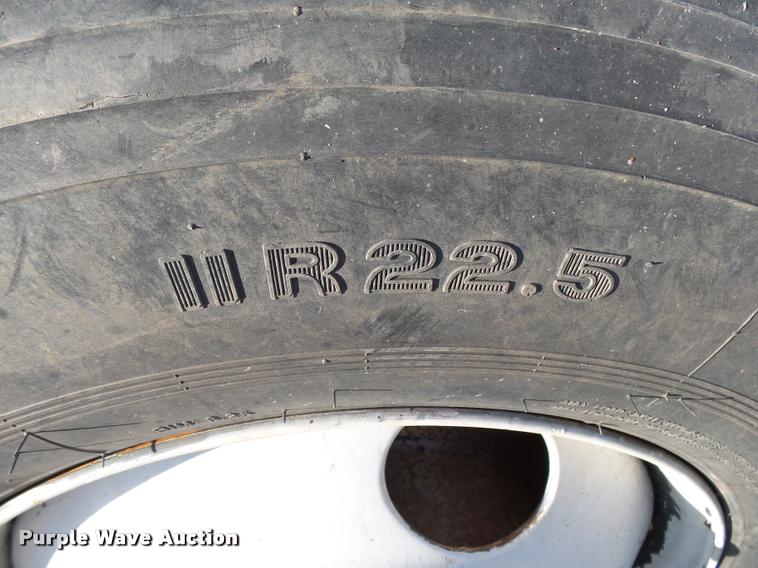 image for item K1112 1994 Freightliner FLD11264ST tender truck