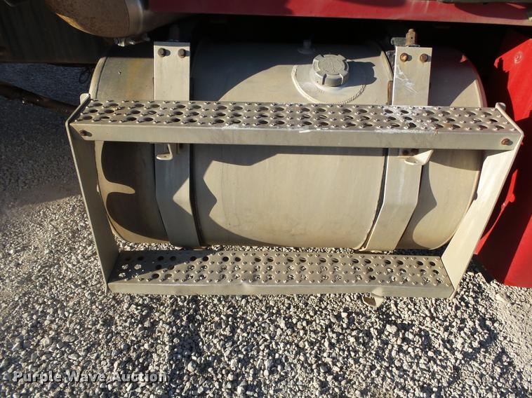 image for item K1112 1994 Freightliner FLD11264ST tender truck