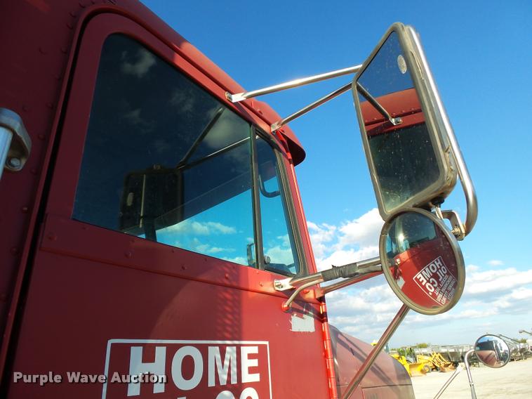 image for item K1112 1994 Freightliner FLD11264ST tender truck