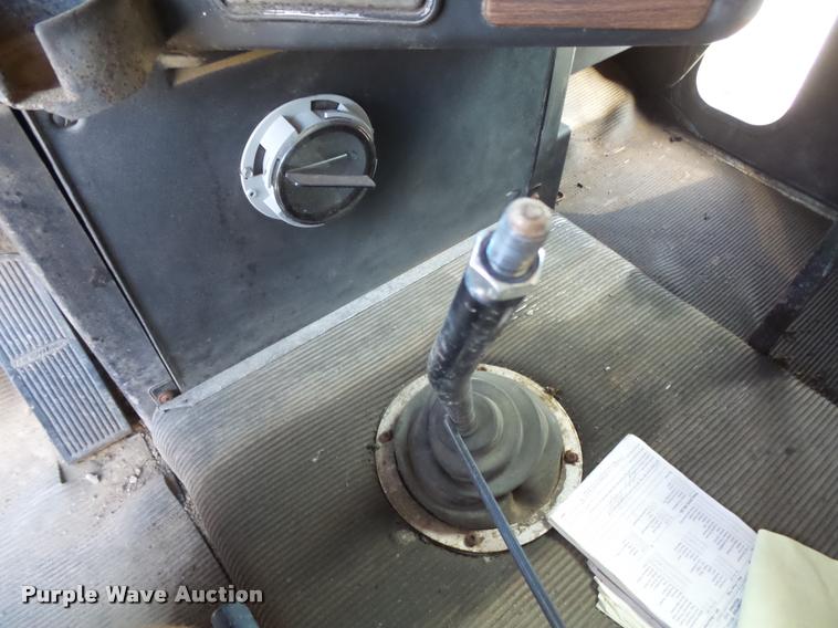 image for item K1112 1994 Freightliner FLD11264ST tender truck