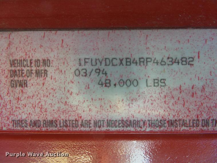 image for item K1112 1994 Freightliner FLD11264ST tender truck