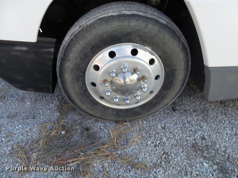 image for item K1113 2000 Freightliner FLD11264ST tender truck