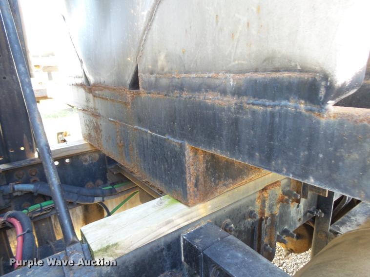 image for item K1113 2000 Freightliner FLD11264ST tender truck