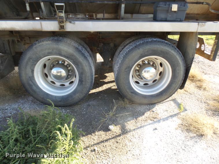 image for item K1113 2000 Freightliner FLD11264ST tender truck