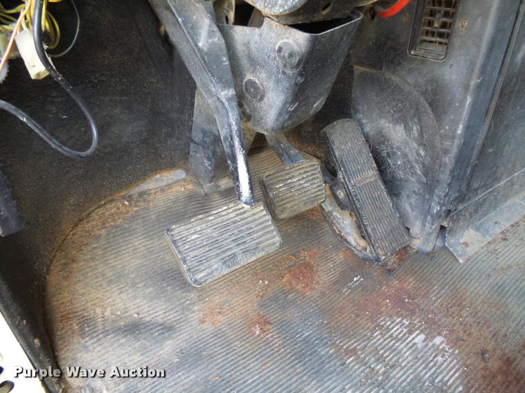 image for item K1113 2000 Freightliner FLD11264ST tender truck