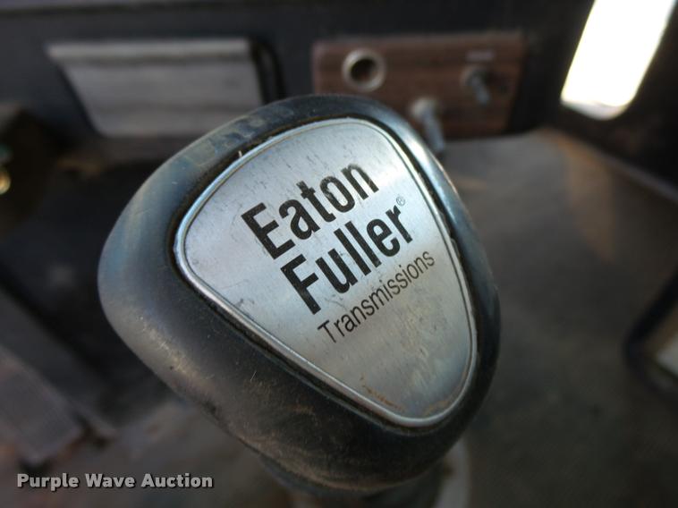 image for item K1113 2000 Freightliner FLD11264ST tender truck