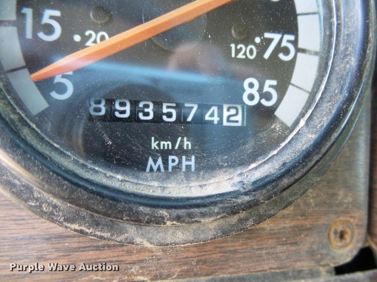 image for item K1113 2000 Freightliner FLD11264ST tender truck