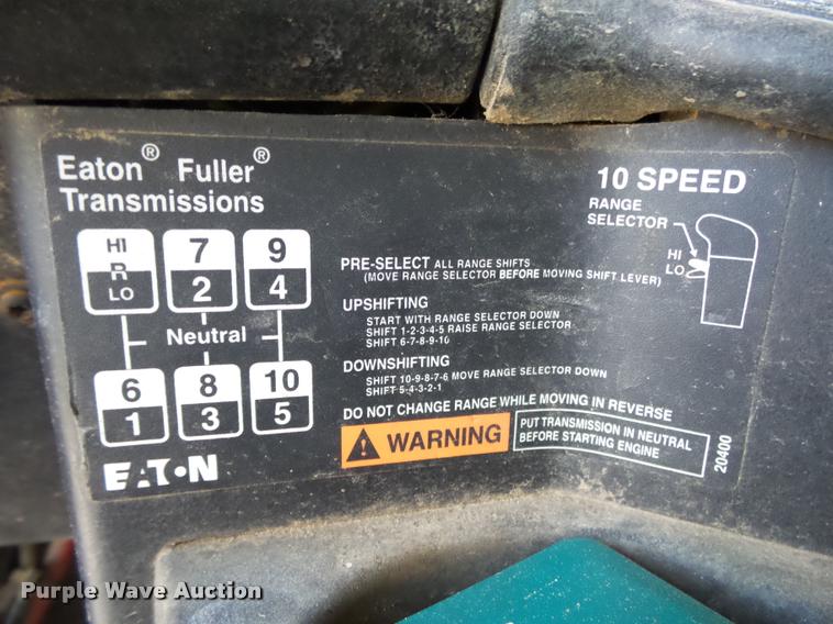 image for item K1113 2000 Freightliner FLD11264ST tender truck